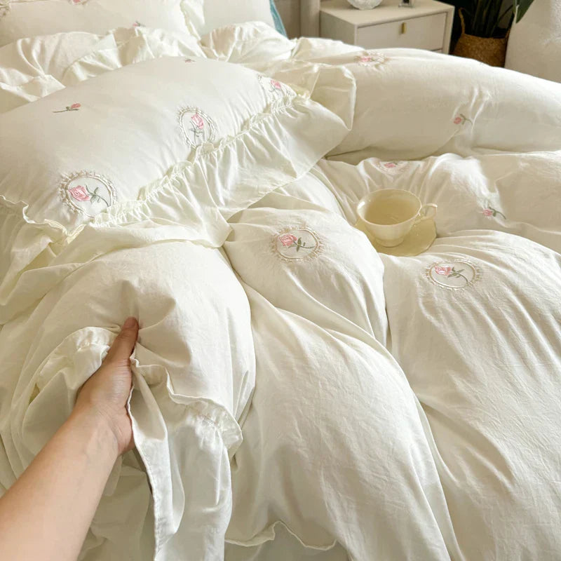 Elegant Rose Embroidery Lace Ruffles Bedding Set Skin-friendly Washed Cotton Princess Wedding Duvet Cover Bed Sheet Pillowcases