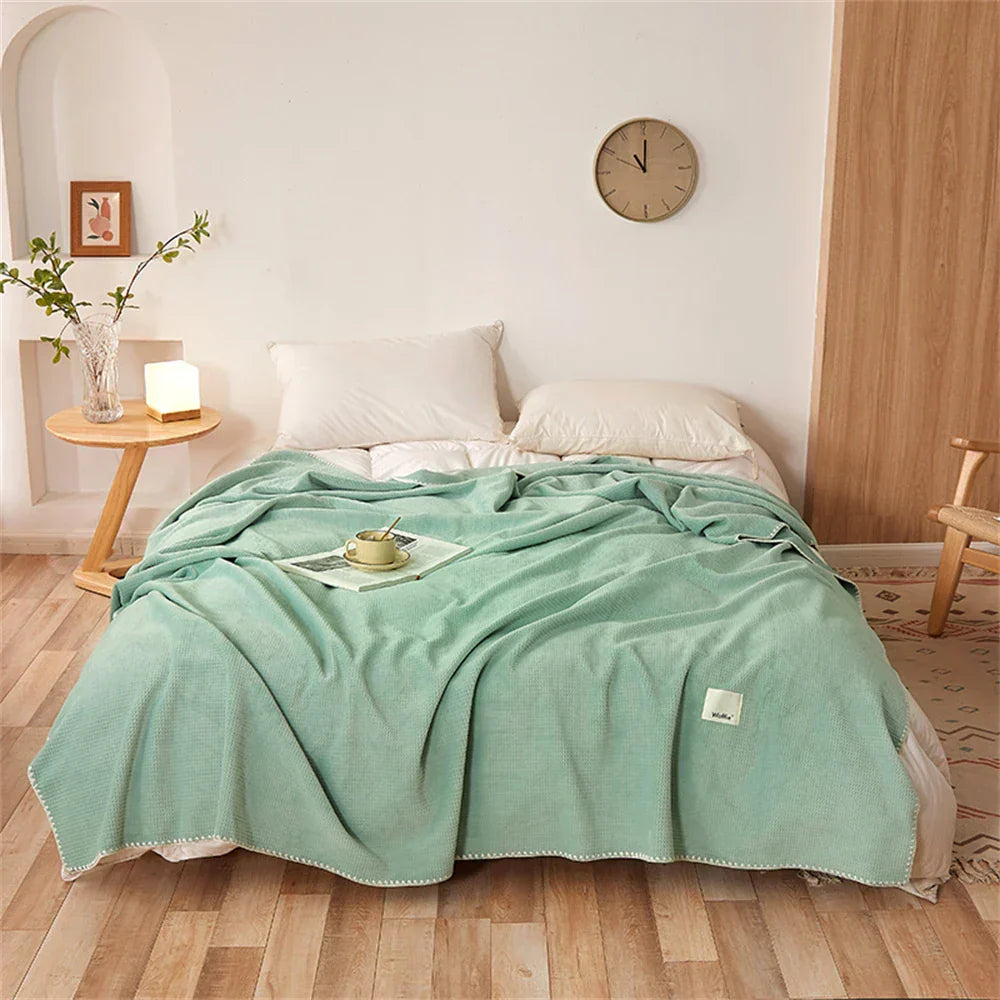 Flannel Blanket Soft Bedspread Shawl Blankets for Beds Sofa Office Napping Warm Bedding Throw Blanket