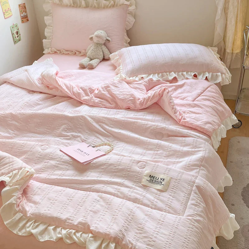 Korean Princess Style Summer Cool Quilt Comforter Soft Seersucker Lace Ruffles Summer Thin Quilt Blanket Machine Washable