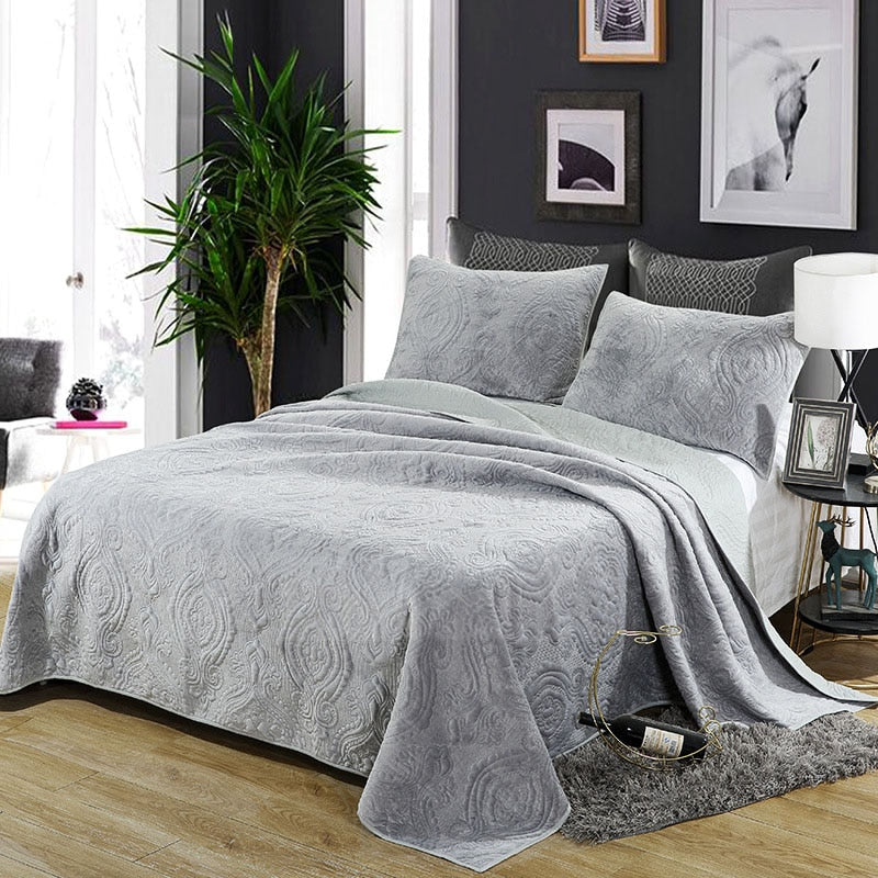 Winter Plush Quilt Set 3PCS Bedspread on the Bed Plain Embroidered Bed Cover with Shams King Size Quilted Blanket in Bed