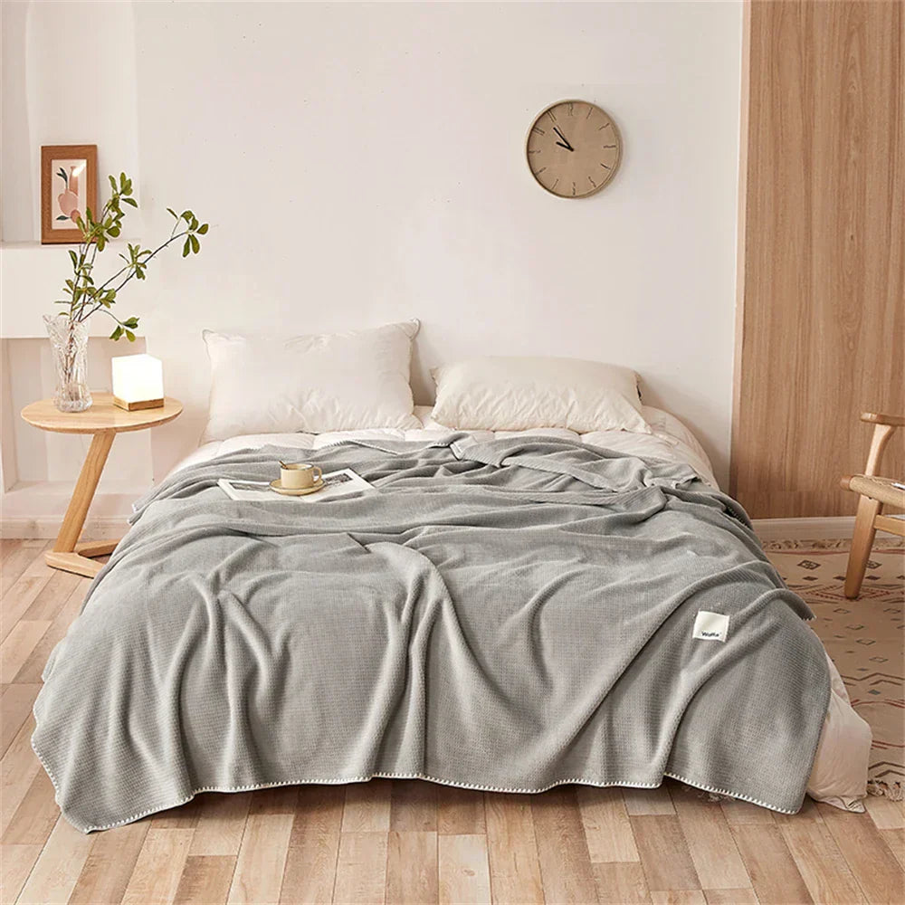 Flannel Blanket Soft Bedspread Shawl Blankets for Beds Sofa Office Napping Warm Bedding Throw Blanket