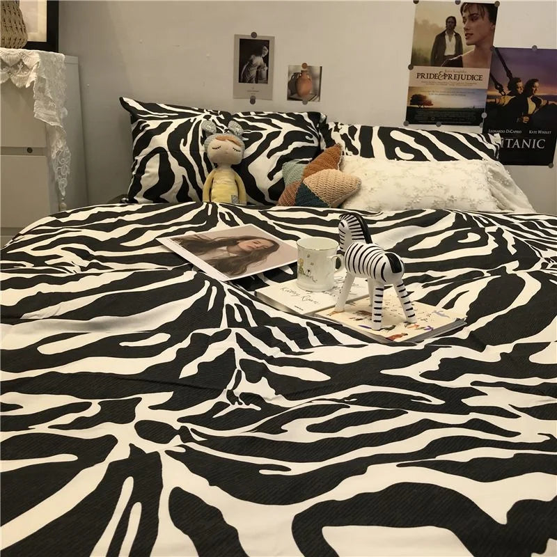 Fashion Style Pink Black Bedding Set Soft Flower Duvet Cover Pillowcase Bed Flat Sheet Set For Girl Double Queen King Bedclothes