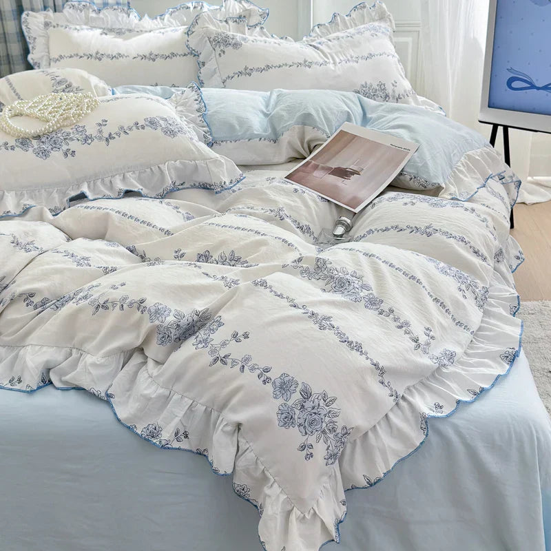 4pcs  Korean lace Duvet Cover Set (1*Duvet Cover +1 flat sheet + 2*Pillowcase, Without Core), Fresh Flower Print Bedding Set